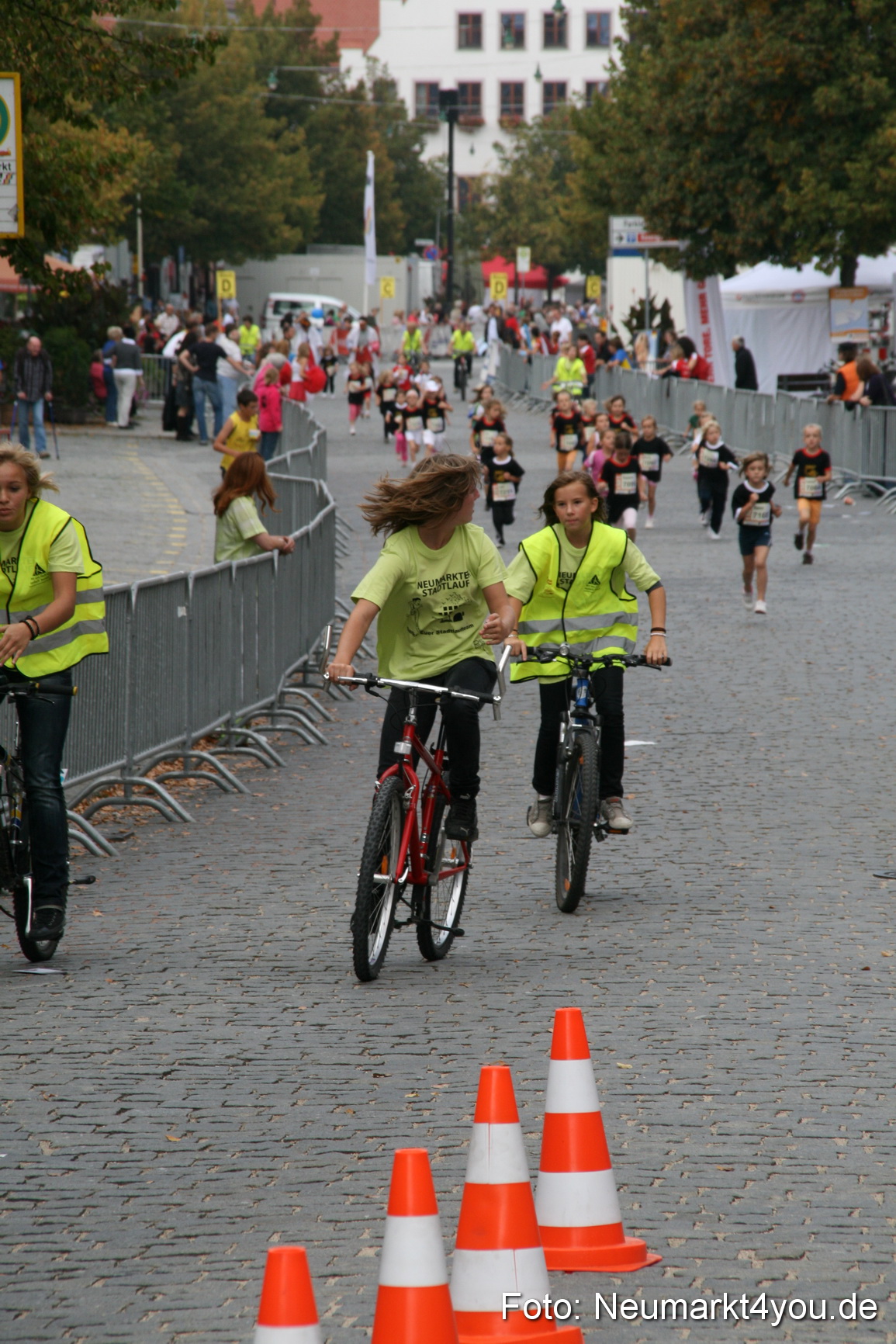 0132 Stadtlauf Neumarkt Bambinilaeufe 200909